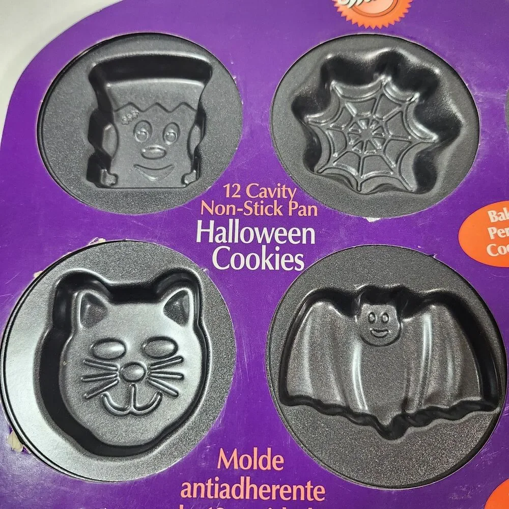 5 Wilton Halloween Cookie Pans Pumpkin Ghost Bat Holiday Skull Tombstone Baking